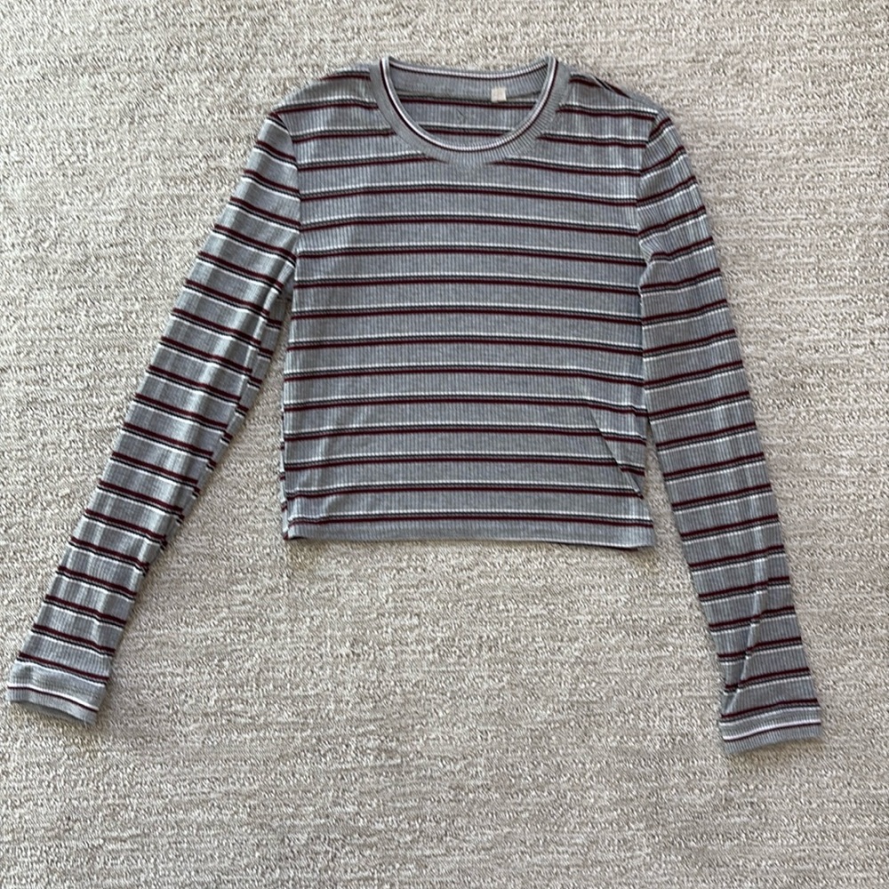 Cropped long sleeve shirt